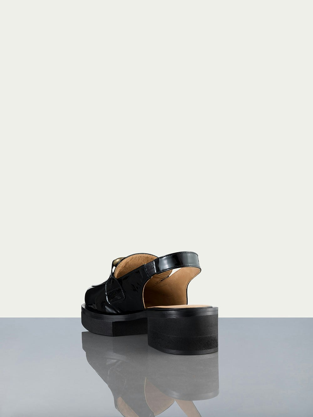 shoe back view alt:hover alt:fit2